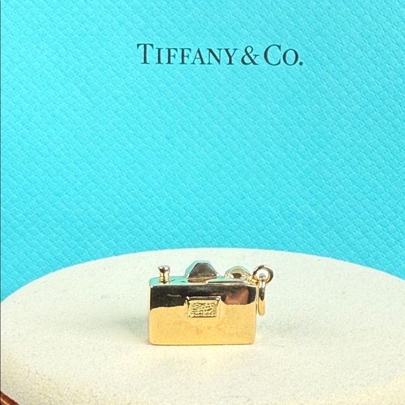 Tiffany & Co. 18k gold diamond camera pendant charm (rare) - Picture 5 of 14